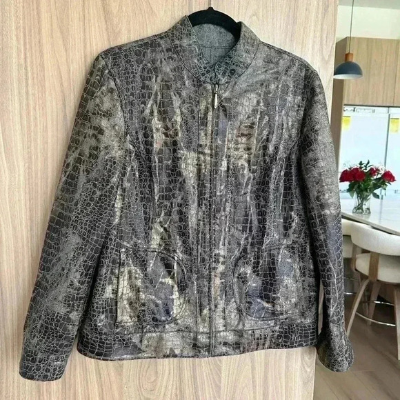 Chico’s Reversible jacket size 1 zipper gray snake skin medium - Picture 1 of 9